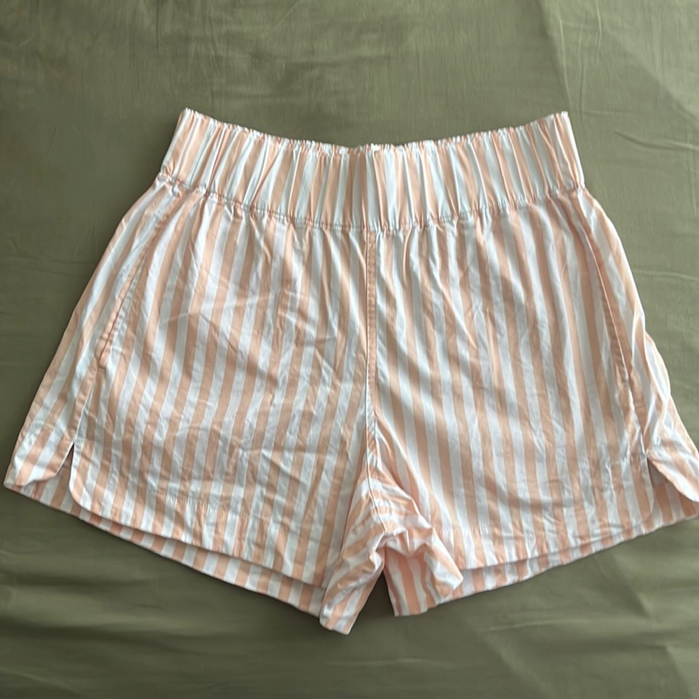 AYR staycation shorts - size small